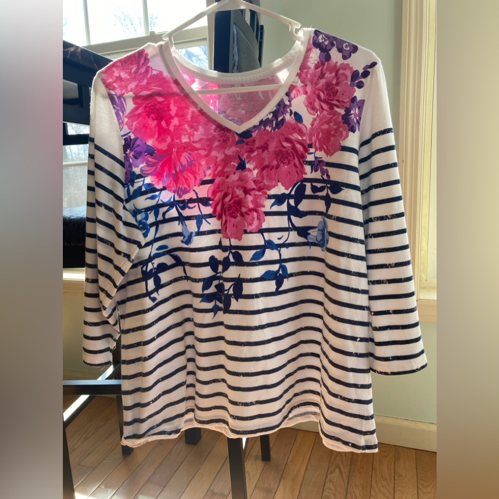 EUC ALIA Top with flower and stripe print
